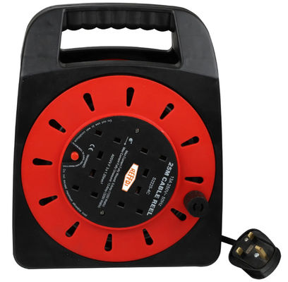 UK Mobil kabel gulungan Outdoor mobil soket Roda gulungan spool Empat soket Kabel Gulung Kabel Daya